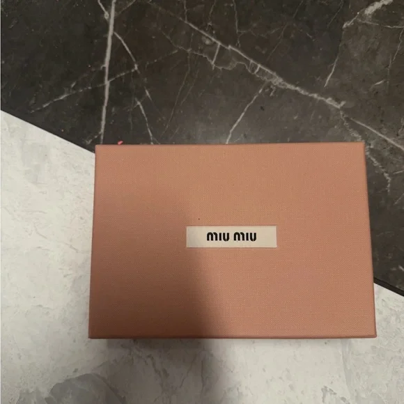 Miu Miu Pink Box with Gold Accent - Picture 6 of 6